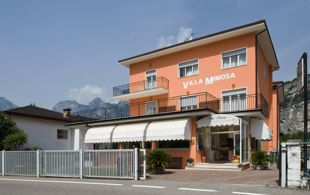 Albergo Villa Mimosa Torbole Sul Garda Exterior foto